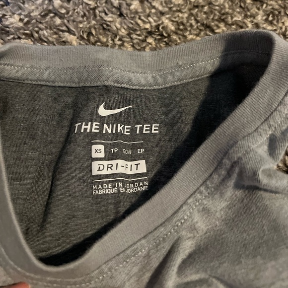 Nike Dri-Fit Just Do It Womens Tank in Gray - Picture 4 of 4